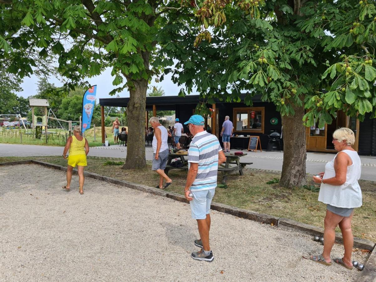 Chalet 511 Op Recreatiepark De Wielen Sint Maarten Luaran gambar
